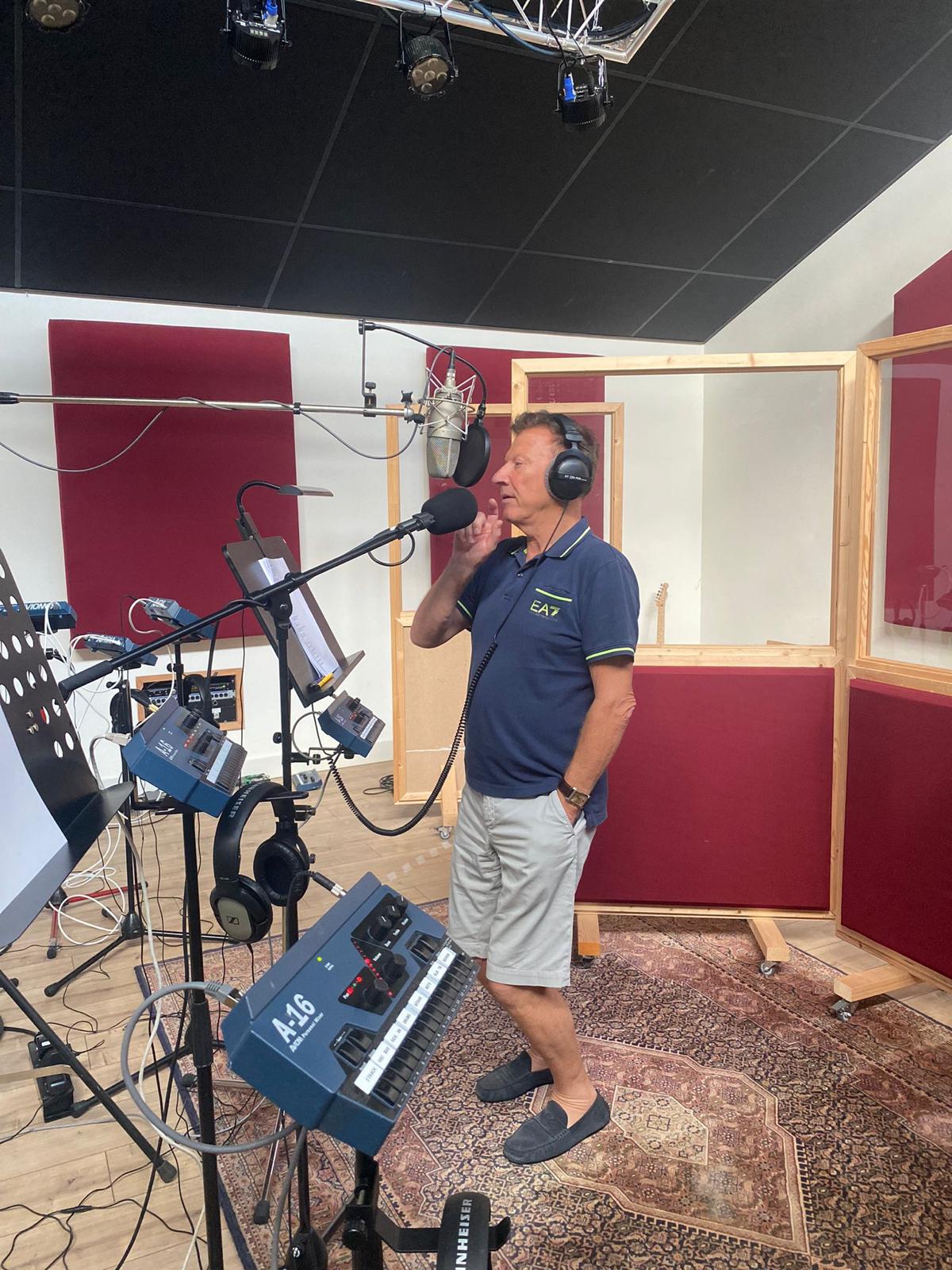 DJ en muziekinstallatie